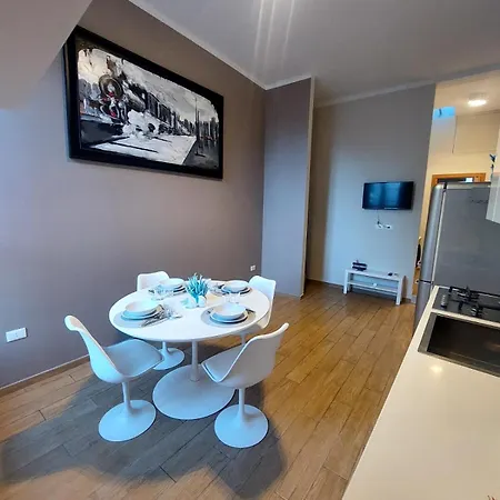 Apartment Natidalmare Policlinico *